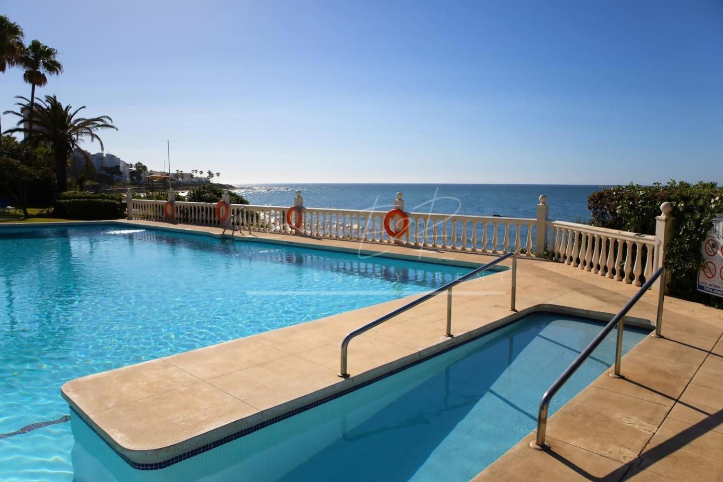 Sitio de CalahondaEnjoy2Rent Lubina Del Sol Mijasアパートメント エクステリア 写真